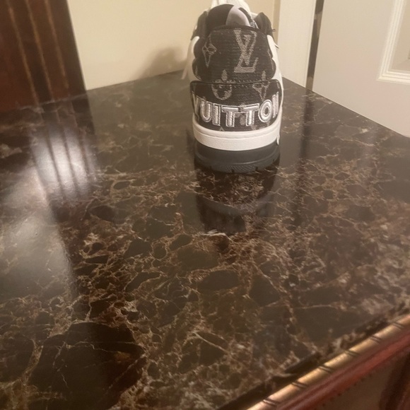 Louis Vuitton trainers size 12 men - Picture 3 of 4